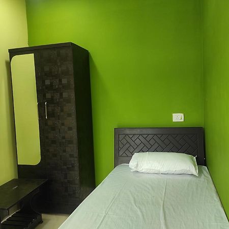 Hotel Sk Lodge Near Guwahati Airport Exterior foto