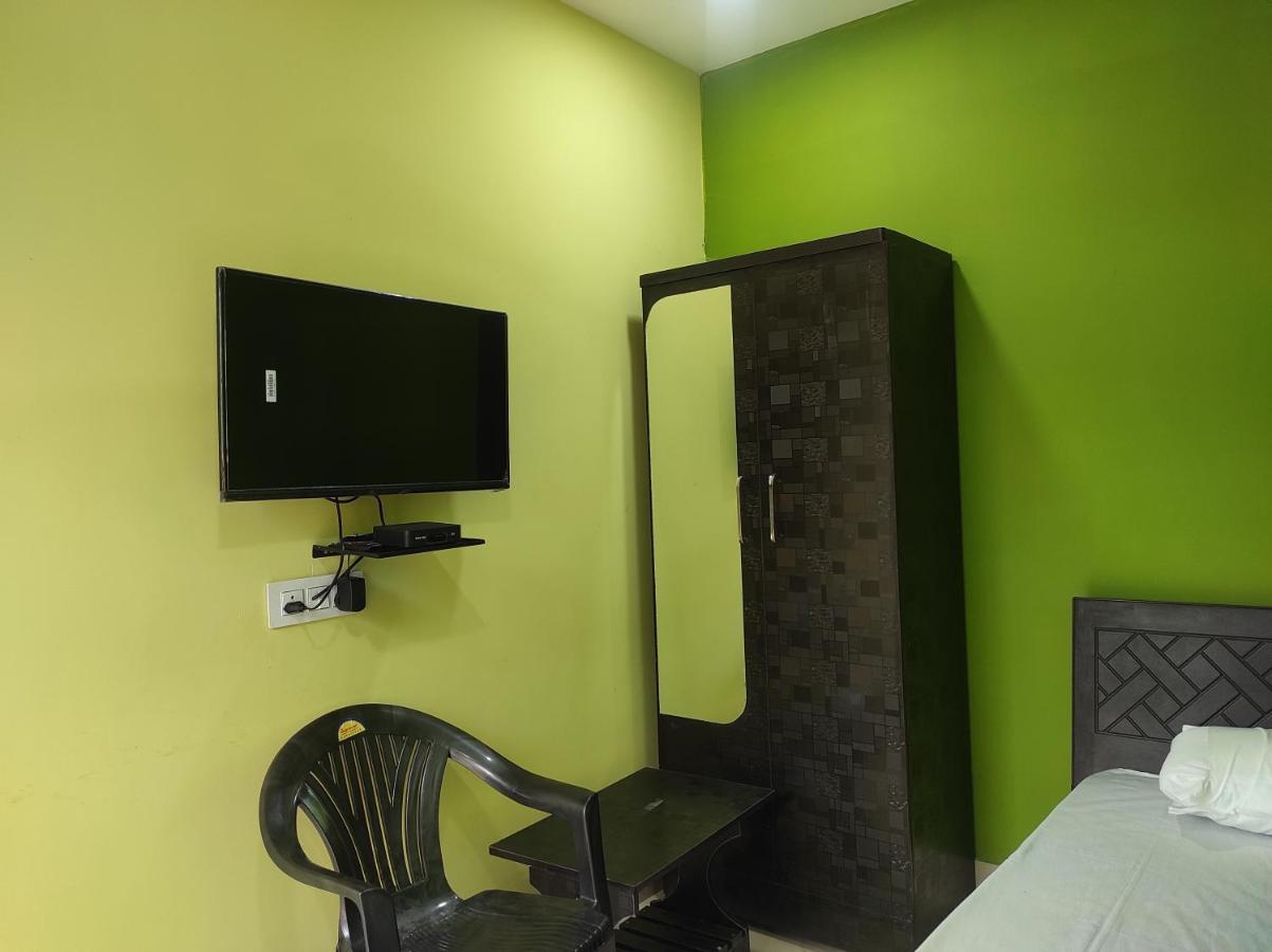 Hotel Sk Lodge Near Guwahati Airport Exterior foto